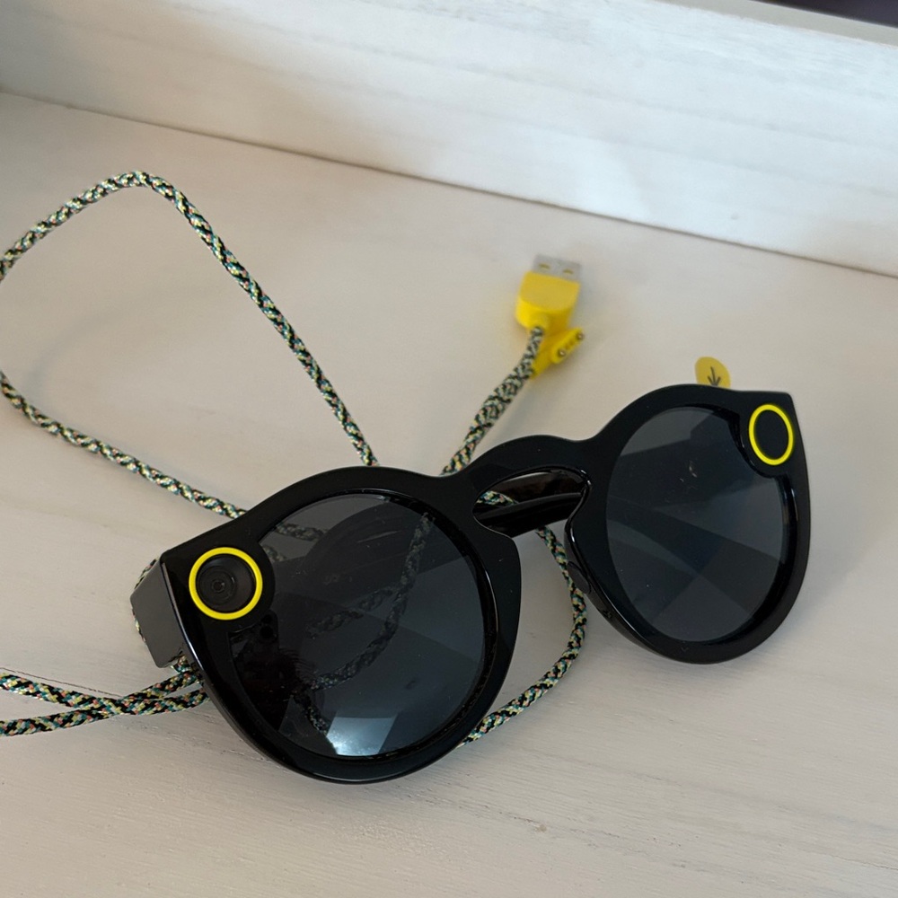 Snapchat spectacles NWOT 🕶️ Black and Yellow Sunglasses. Never worn